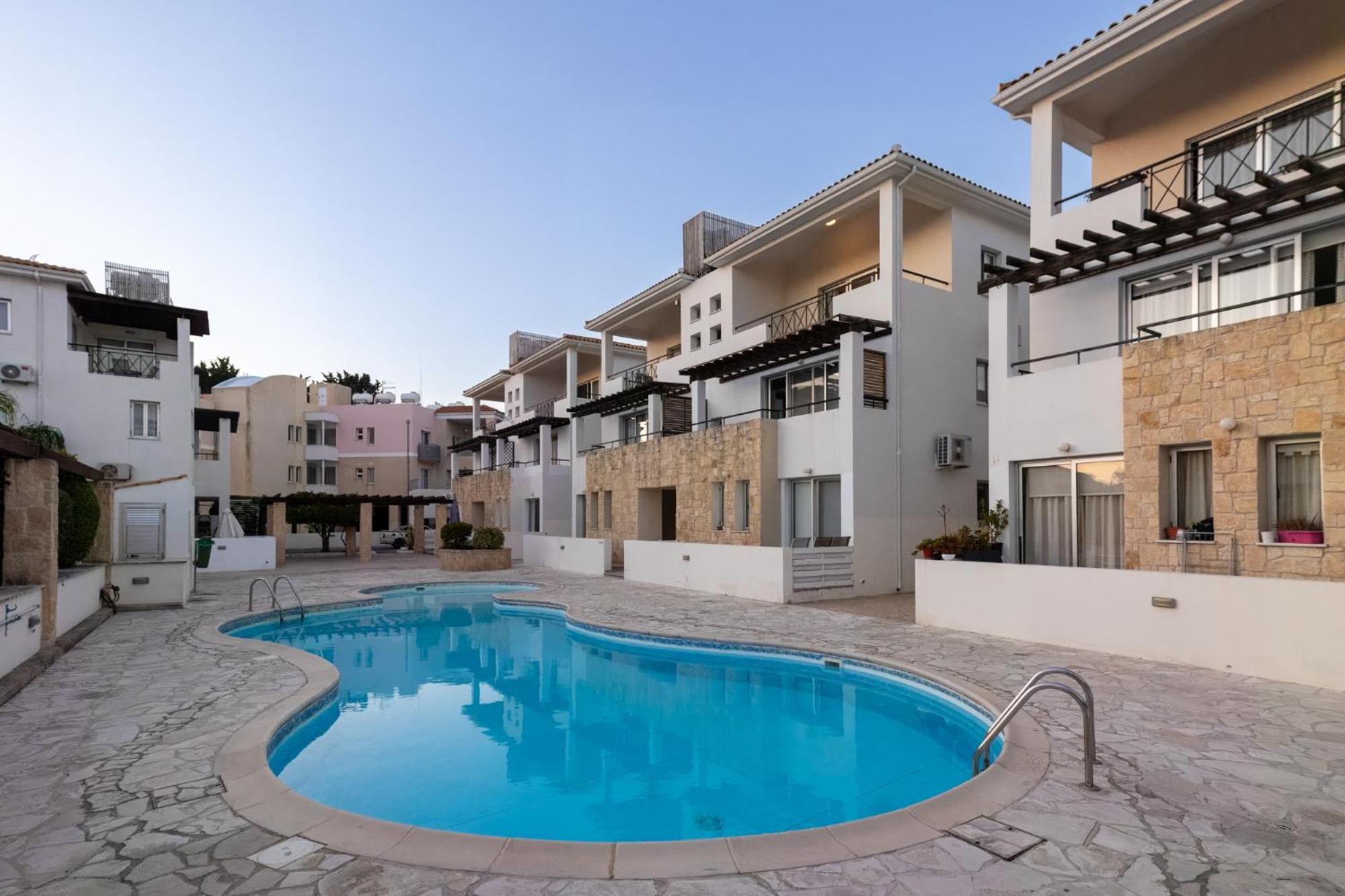 Nefeli Blue-Horizon 2B, Pool, Suites, Big Balconies Pafos Dış mekan fotoğraf
